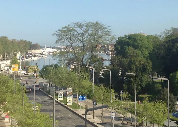 公寓 艾拉马雷公寓 *