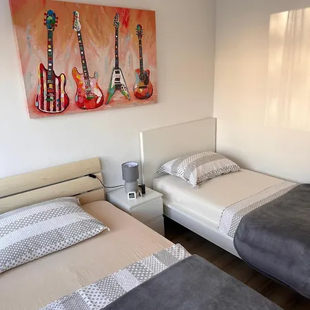 Ella Mare Apartment *